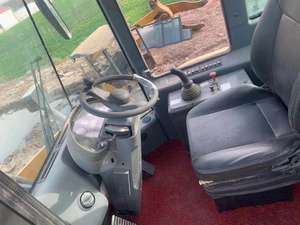 รถตักล้อยาง SDLG 956L มือสอง พร้อมหัวขุดด้านหน้าและด้านหลัง รถตักขนาดเล็กพร้อมเครื่องยนต์ Cat รับน้ำหนักได้ 4 ตัน เหมาะสำหรับฟาร์ม - Product Image 2