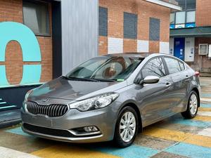 Kia K3 2013 1.6L <span class=keywords><strong>automatique</strong></span> d'occasion, traction avant, toit ouvrant, volant multifonction, documents d'exportation complets, livraison maritime rapide - Product Image 4