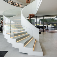 Escalier intérieur sur mesure Alucasa House, escalier moderne en spirale, escalier circulaire de villa, escalier en spirale de luxe en fer de Foshan