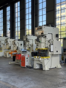 Pressa Pneumatica APA-125T <span class=keywords><strong>per</strong></span> Stampaggio e Taglio di Lamiere Metalliche con Certificazione CE - Product Image 5