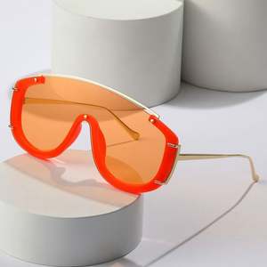 Lunettes de soleil de luxe personnalisées avec logo, monture large, verre monobloc, surdimensionnées, sans monture, pour femmes et hommes - Product Image 5