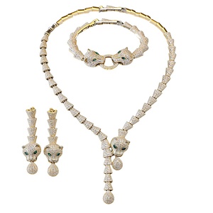 Ensemble de bijoux de luxe pour femmes du Moyen-Orient, en trois pièces, avec incrustations de cuivre et de zircon, plaqué platine, motif léopard - Product Image 4