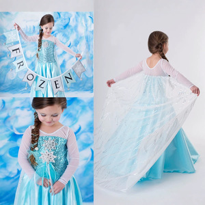 <span class=keywords><strong>Vestito</strong></span> Sintetico Natalizio per Bambine <span class=keywords><strong>Frozen</strong></span> con Mantello Bianco, Tulle Blu con Strascico, Stile Principessa, Personaggio Echo - Product Image 4