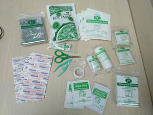 विशेष मजेदार एम्बुलेंस कार आकार प्राथमिक चिकित्सा बॉक्स यात्रा रचनात्मक प्राथमिक चिकित्सा बॉक्स किट बच्चों प्राथमिक चिकित्सा किट प्यारा आपातकालीन बॉक्स - Product Image 3