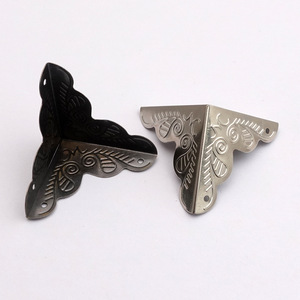 C072 Antique Style Three Sided <b>Corner</b> <b>Protector</b> Cold Rolled Steel Plating For Wooden Boxes And Crates Hardware Accessory - Product Image 4