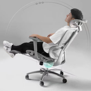 Chaise de bureau ergonomique avec appui-tête réglable Dossier haut rembourré en maille solide Design pivotant Repose-pieds de style moderne - Product Image 2