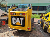 Versandfertiger gebrauchter CAT 246C Kompaktlader, kompakte Einheit mit Vorversand-Inspektion für Erdbewegungsarbeiten im Hinterhof.