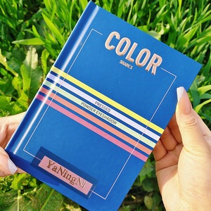 Paleta de Sombras de Ojos Multichrome de 72 Colores Altamente Pigmentadas, Estilo Libro, con Acabado Brillante y Mate - Product Image 2