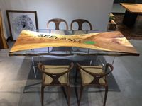 Table de salle à manger moderne en bois massif avec résine époxy effet rivière (plateau) pour hôtels et entrées, design d'usine, taille personnalisable de 1,9 à 6 pieds