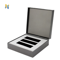 Boîte d'emballage en papier de luxe personnalisée Boîtes cadeaux rigides à verrouillage magnétique avec couvercle magnétique pour bouteille de parfum avec insert en mousse Eva