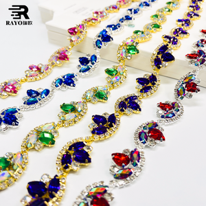 Chaîne élastique enroulée en cristal de verre pour la confection de vêtements de mariage, de robes de soirée, de chaussures et de sacs – Applique en pierres de verre à motifs variés pour la vente en gros - Product Image 5