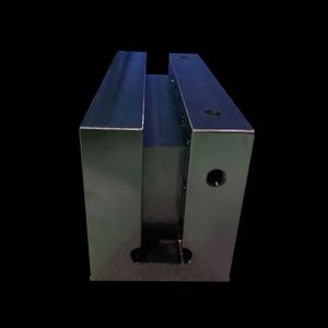 Pièces de support usinées CNC sur mesure - Services de fraisage, perçage laser et tournage en acier inoxydable, acier, aluminium et fonte - Product Image 1