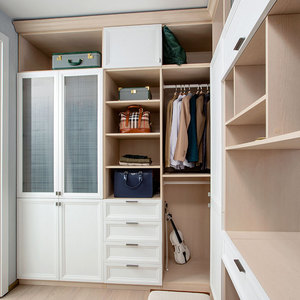 <span class=keywords><strong>Armoire</strong></span> de <span class=keywords><strong>chambre</strong></span> à coucher moderne extensible en MDF avec portes battantes et coulissantes pour villa, modèle PLYJ17025-060 - Product Image 1