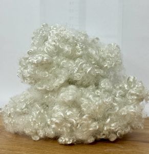 Fibra hueca conjugada de poliéster reciclado 15D 64mm HC para relleno de almohadas, proveedor premium de Vietnam - Product Image 1