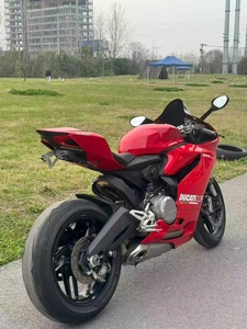 Ducati Panigale 959 Moto Sportiva Italiana da Corsa con Motore Bicilindrico a <span class=keywords><strong>L</strong></span> da 955cc Raffreddato ad Acqua, ABS, Carena Completa Disponibile in Rosso per Vendita all'Ingrosso - Product Image 3