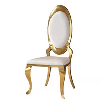 Chaise de mariage moderne noire de luxe avec dossier haut et cadre doré pour événements et réceptions en appartement et en villa
