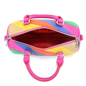 Sac fourre-tout arc-en-ciel en cuir souple PU pour femme, sac bandoulière de luxe à longue sangle coloré - Product Image 6