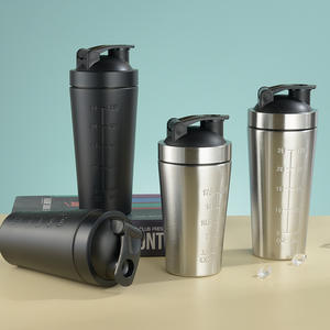 Vaso mezclador de proteínas XK-157 de acero inoxidable de 700 ml con marcas de graduación, licuadora portátil para fitness y uso en exteriores. - Product Image 4