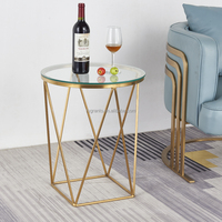 Meubles de salon modernes et luxueux, table d'appoint en verre, design moderne, petite table basse en métal, table d'angle pour la maison et l'appartement
