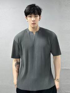 T-shirt d'été décontracté 'Ice Silk' en jersey pour homme <span class=keywords><strong>plissé</strong></span>, conçu pour le fitness, col en V, manches courtes, <span class=keywords><strong>bas</strong></span> ample, respirant et compressé - Product Image 6