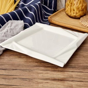 Assiettes européennes personnalisées de luxe en relief, restaurant de mariage, hôtel, <span class=keywords><strong>assiette</strong></span> carrée en porcelaine <span class=keywords><strong>blanche</strong></span>, <span class=keywords><strong>assiette</strong></span> pour nourriture occidentale - Product Image 4