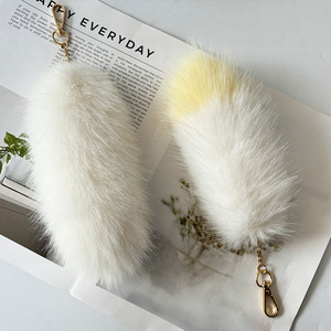 Moda Faux Fox Tail llavero Wolf Tail Fur Tassel Bag Tag negro y marrón Charm Keyring Pom Holder Correa Cadena Regalos - Product Image 5