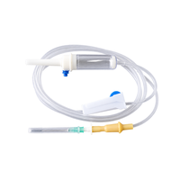 Ligne d'assemblage de tubes de perfusion IV jetables entièrement automatique à fonctionnement stable, contrôlée par PLC, pour la fabrication de kits de perfusion IV de précision