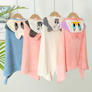 ผ้าเช็ดตัวเด็กผ้าคอรัลฟลีซมีฮู้ดลายการ์ตูน 65x140 ซม. ผ้าเช็ดตัวชายหาดแบบสวมใส่ได้สำหรับเด็ก - Product Image 1