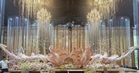 Décoration de mariage rose, art floral géant en organza de soie véritable, grand fond de scène, accessoires de vitrine