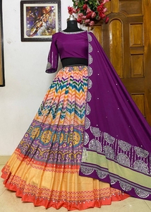 ชุดแต่งกายเจ้าสาวแบบใหม่น่าสนใจชุดผ้าไหมเนยงานพิมพ์และกระจก lehenga choli - Product Image 2