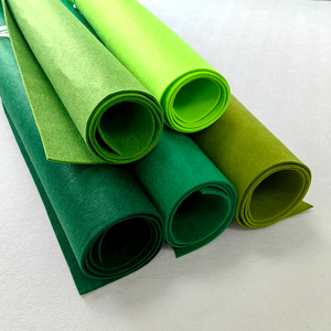 ผ้าโพลีเอสเตอร์สีสันสดใสแบบม้วน สำหรับงาน DIY ปลอดสารพิษ กำหนดความกว้างและความหนาได้ตามต้องการ มีสีให้เลือกหลากหลาย จากโรงงานโดยตรง - Product Image 3