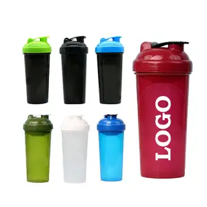 Venta al por mayor sin BPA logotipo personalizado plástico gimnasio proteína coctelera botellas con bola mezcladora 700ml deporte coctelera botellas de agua