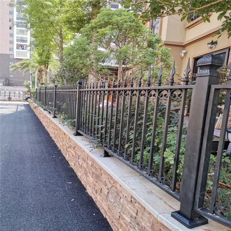 Popular product Foshan factory wholesale price fence gate designoutdoor garden fence
