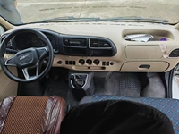 Bus JMC Tuyano 15 places, conduite à gauche, configuration 1+2, émissions Euro 5, moteur 2.8L