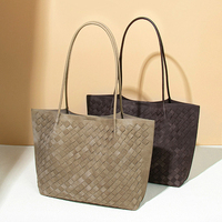 Sac à main de luxe 2025 en cuir PU tressé véritable, nouveau design, sac à bandoulière pour femme, deux ouvertures, sacs tissés faits main en gros de Chine