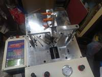 Machines à bois de Machine de cadre de clou en forme de V pneumatique automatique de vente chaude pour l'armature et le jointoiement de cadre de photo