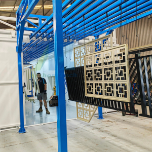 Sistema di linea di rivestimento in polvere elettrostatica per rete di recinzione - Product Image 1