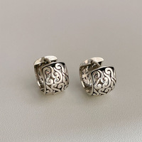 Boucles d'Oreilles Ethniques en Argent Massif S925 Vintage, Motif Nuage Creux, Puces d'Oreilles Tendance Nationale, Fines et Polyvalentes, Style Luxe Léger Vieilli