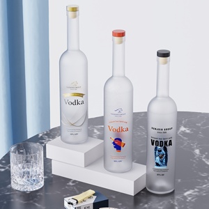 Botella de Vidrio Redonda Clásica de 70cl 75cl con Cuello Largo para Whisky, Tequila y <span class=keywords><strong>Ron</strong></span>, Color Blanco Esmerilado con Impresión Personalizada y Tapa de Corcho - Product Image 5