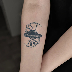 Planète et <span class=keywords><strong>horloge</strong></span> <span class=keywords><strong>tatouage</strong></span> temporaire <span class=keywords><strong>tatouage</strong></span> semi-permanent étanche dure 2 semaines <span class=keywords><strong>tatouage</strong></span> réaliste à base de plantes pour le corps du bras - Product Image 3