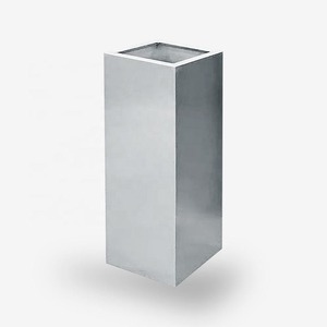 Pot de fleurs moderne en métal thermolaqué de qualité export pour jardin intérieur/extérieur, balcon, décoration intérieure – Disponible à la vente - Product Image 3