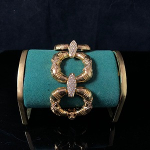 Elegante Set <span class=keywords><strong>di</strong></span> Gioielli Vintage Versatile con Collana in Oro, Bracciale, Orecchini a Perno e Dettagli in Diamanti - Product Image 4