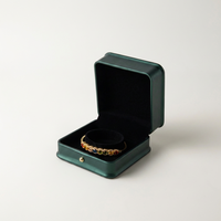 Boîte à bijoux en cuir PU vert foncé Zebo Wholesale avec logo personnalisé, bouton doré, intérieur en velours doux