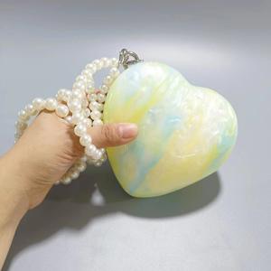 กระเป๋าคลัทช์ไข่มุกรูปหัวใจ - Product Image 6