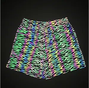 Pantalones cortos reflectantes con diseño único para hombre y mujer, con estampado de rayas de tigre arcoíris de color, con cordón para correr y seguridad