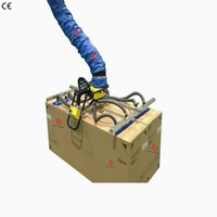 Le lève-objets à tube à vide est un outil flexible qui vous aide à déplacer rapidement les boîtes en carton