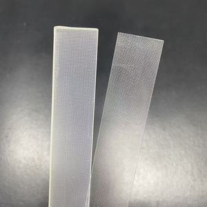Plaque de guidage lumineux en PMMA de qualité optique, ultra-mince, dimensions, forme et positions des trous personnalisées pour lampe LED suspendue de bureau - Product Image 2