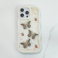 Nouvelle coque de téléphone en résine époxy personnalisée avec cadre ondulé populaire pour iPhone 18, coque de téléphone avec papillon scintillant