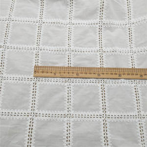 Encaje Francés Elegante y Duradero 100% Algodón Soluble en Agua, Bordado Geométrico Tradicional de Lujo Vintage para Textiles del Hogar - Product Image 4