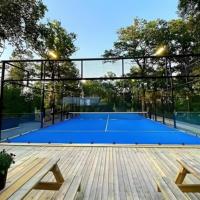 Terrains de padel personnalisés pour les clubs sportifs, les centres de villégiature, les écoles et les projets de loisirs commerciaux